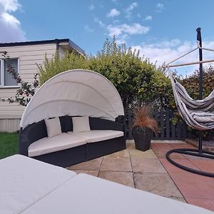 Lakes And Woodlands Overstone Holiday Park